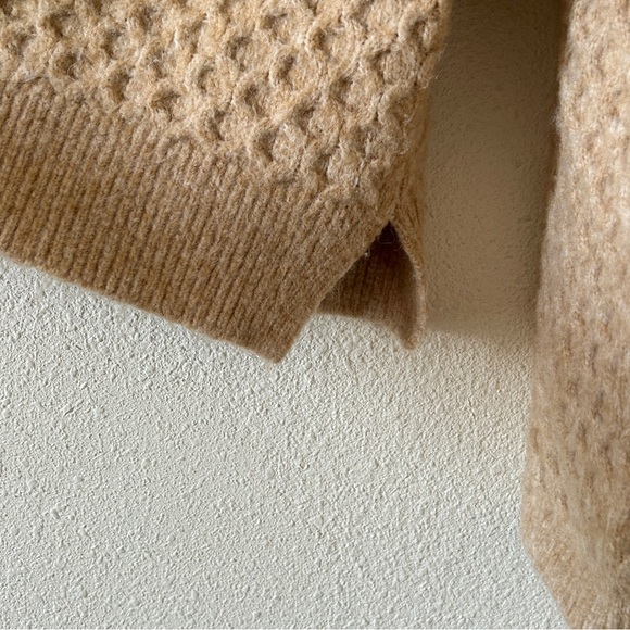 Abercrombie & Fitch Knit Pop Over 1/3 Zip Sweater Women’s XSmall Beige Cozy - Picture 6 of 11